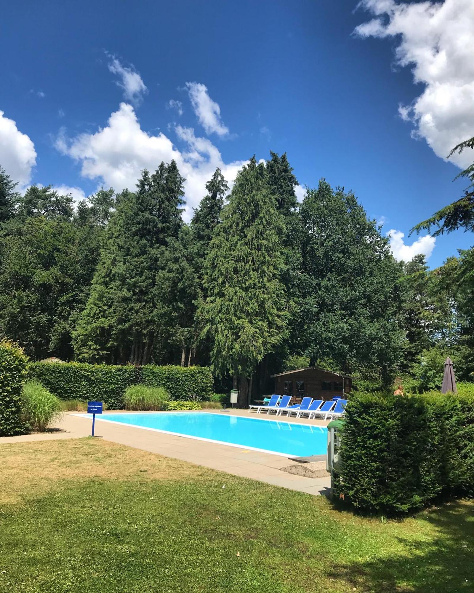 Hotel De Werelt Garderen Bagian luar foto