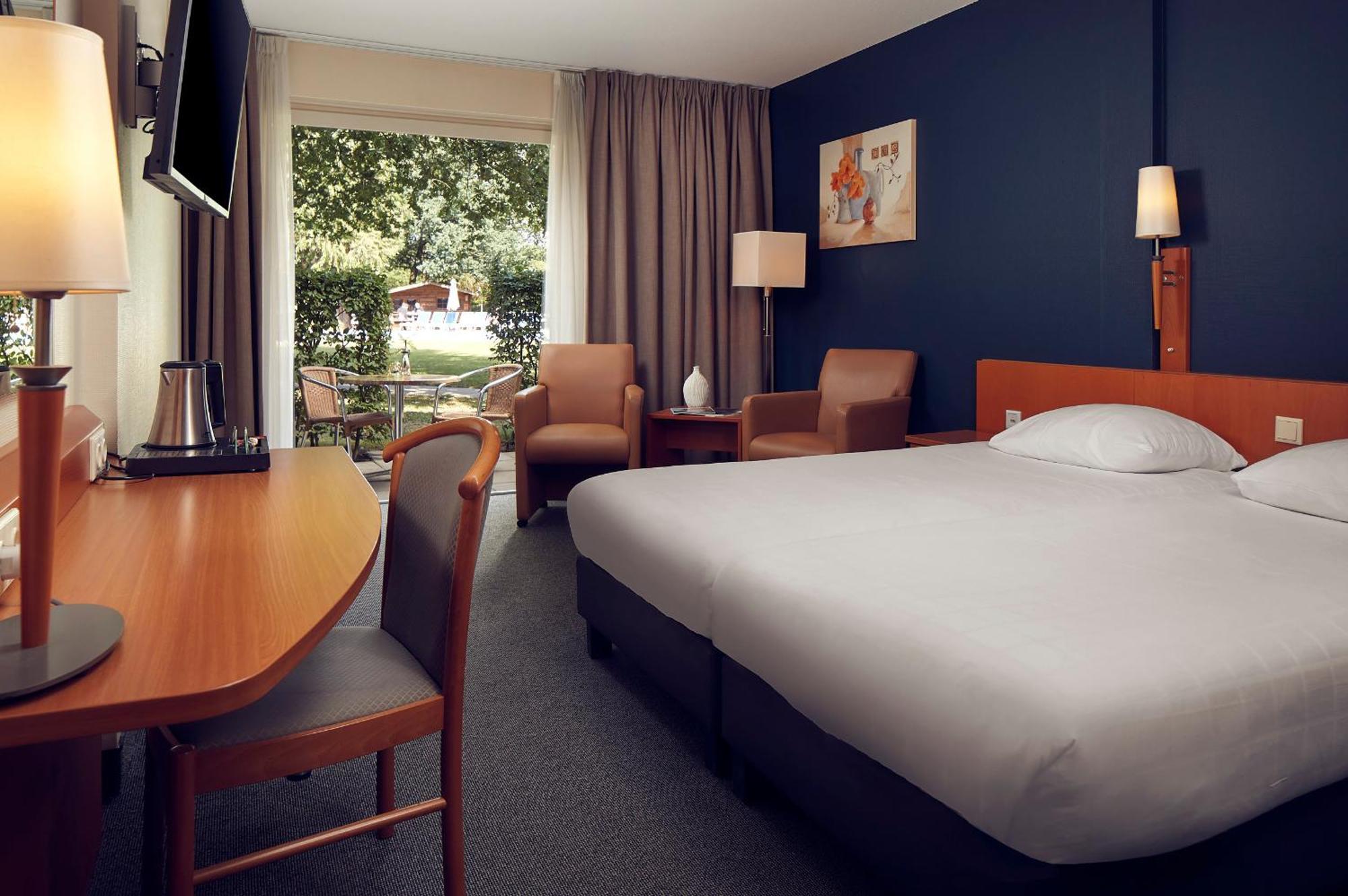 Hotel De Werelt Garderen Bagian luar foto