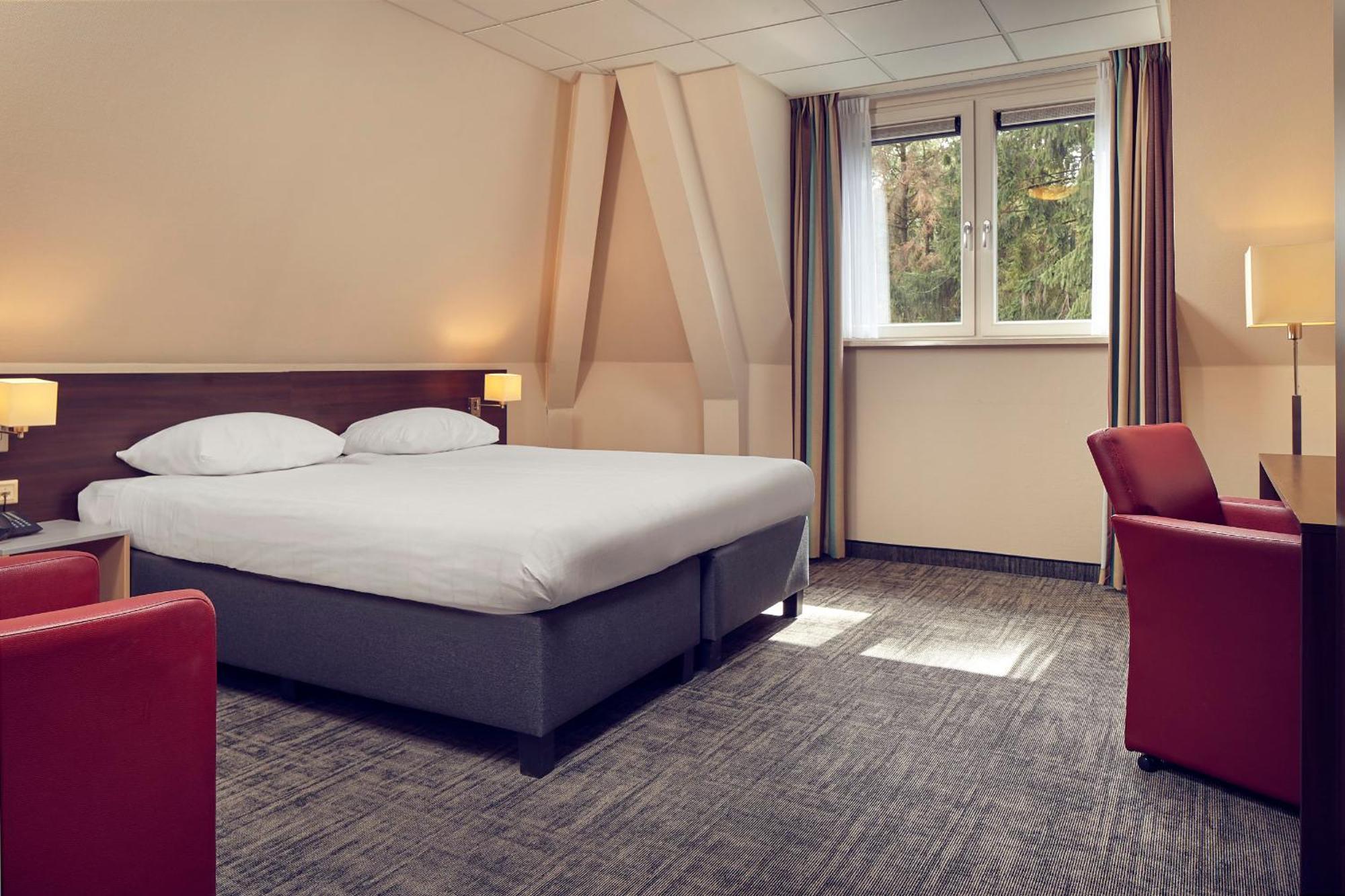 Hotel De Werelt Garderen Bagian luar foto