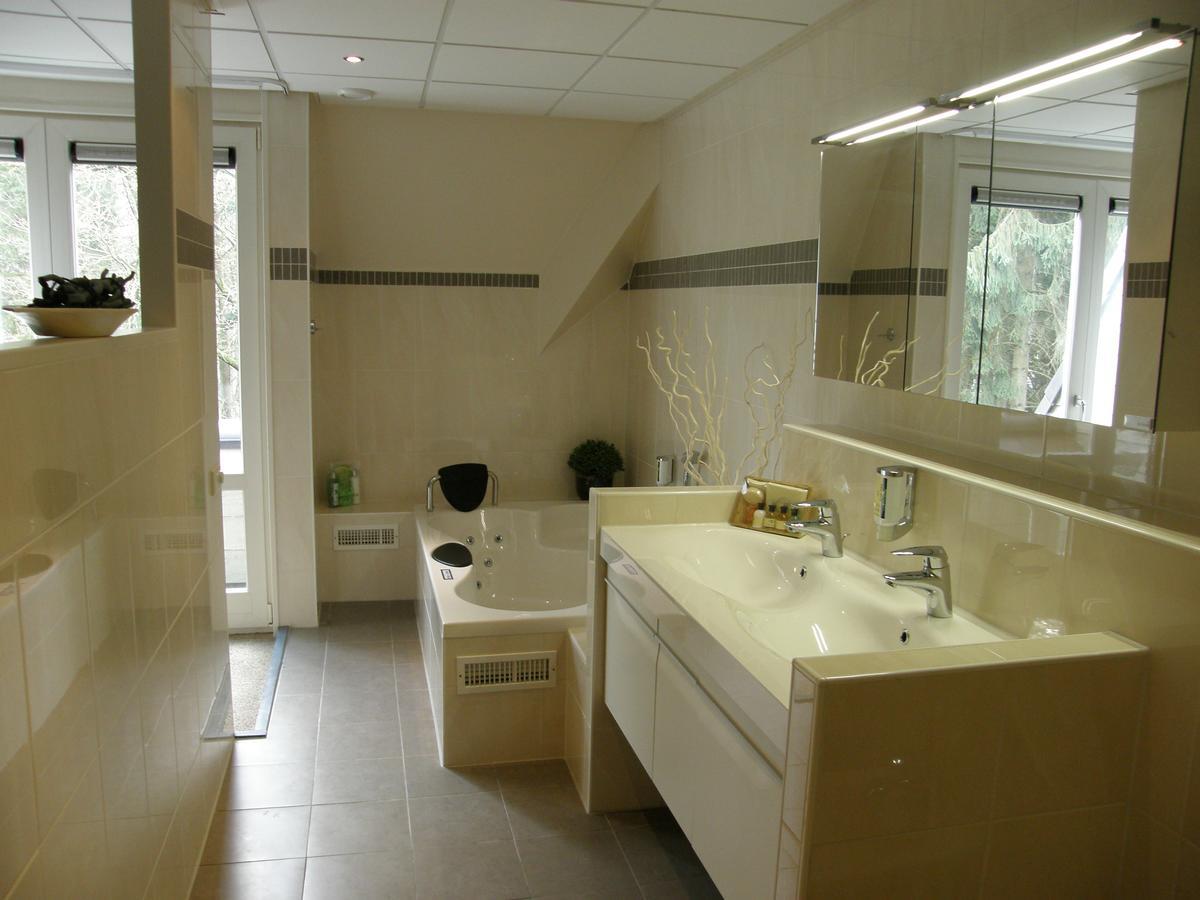 Hotel De Werelt Garderen Bagian luar foto