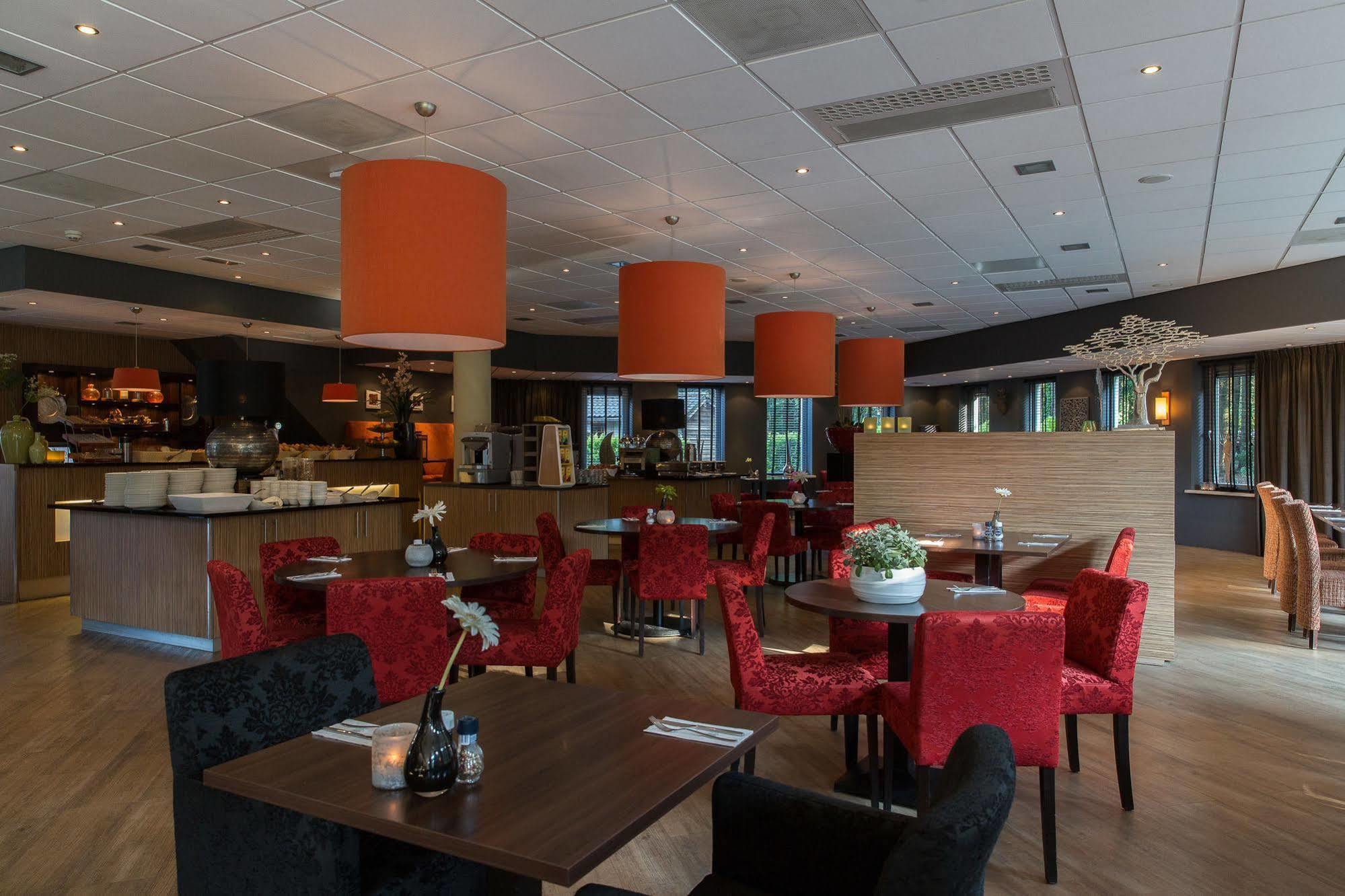 Hotel De Werelt Garderen Bagian luar foto