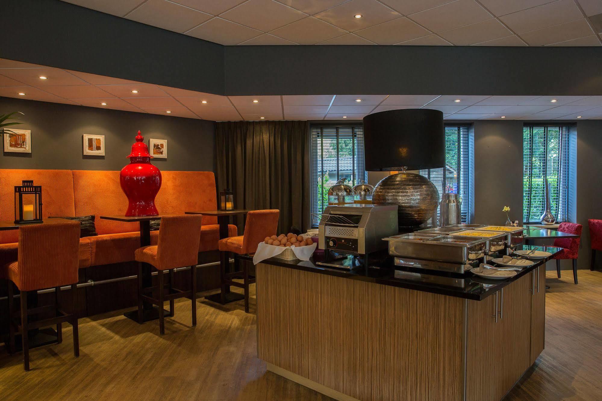 Hotel De Werelt Garderen Bagian luar foto