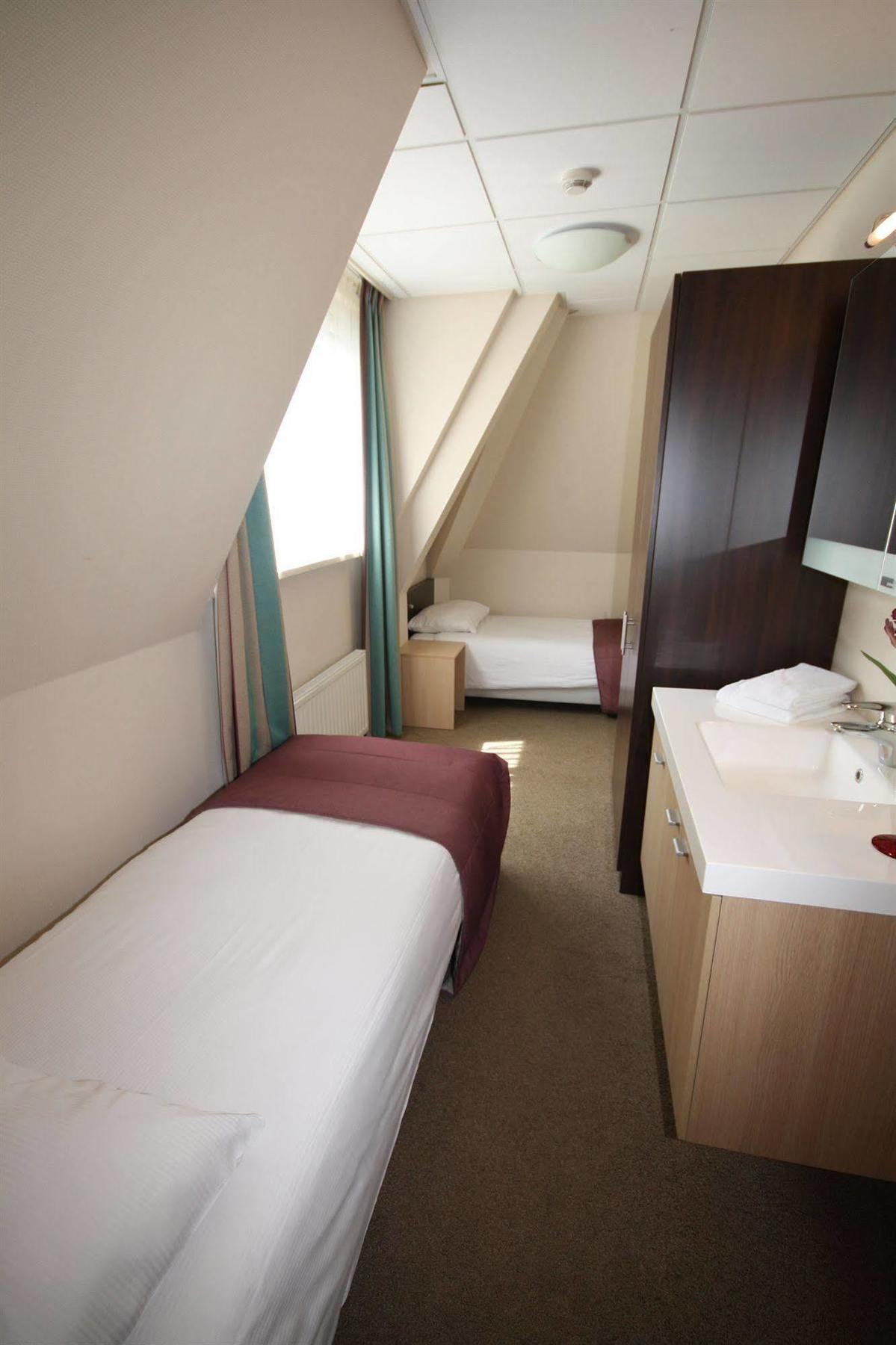 Hotel De Werelt Garderen Bagian luar foto