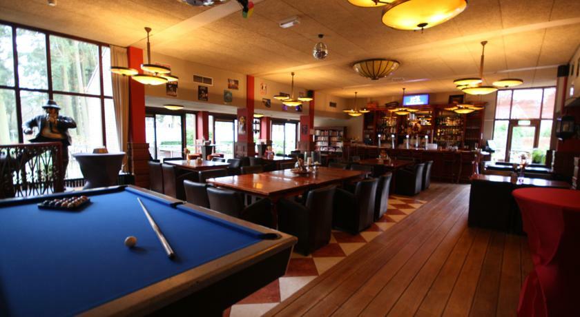 Hotel De Werelt Garderen Bagian luar foto